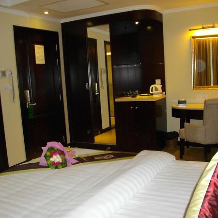 Lux Riverside Hotel & Apartment Phnom Penh Luaran gambar