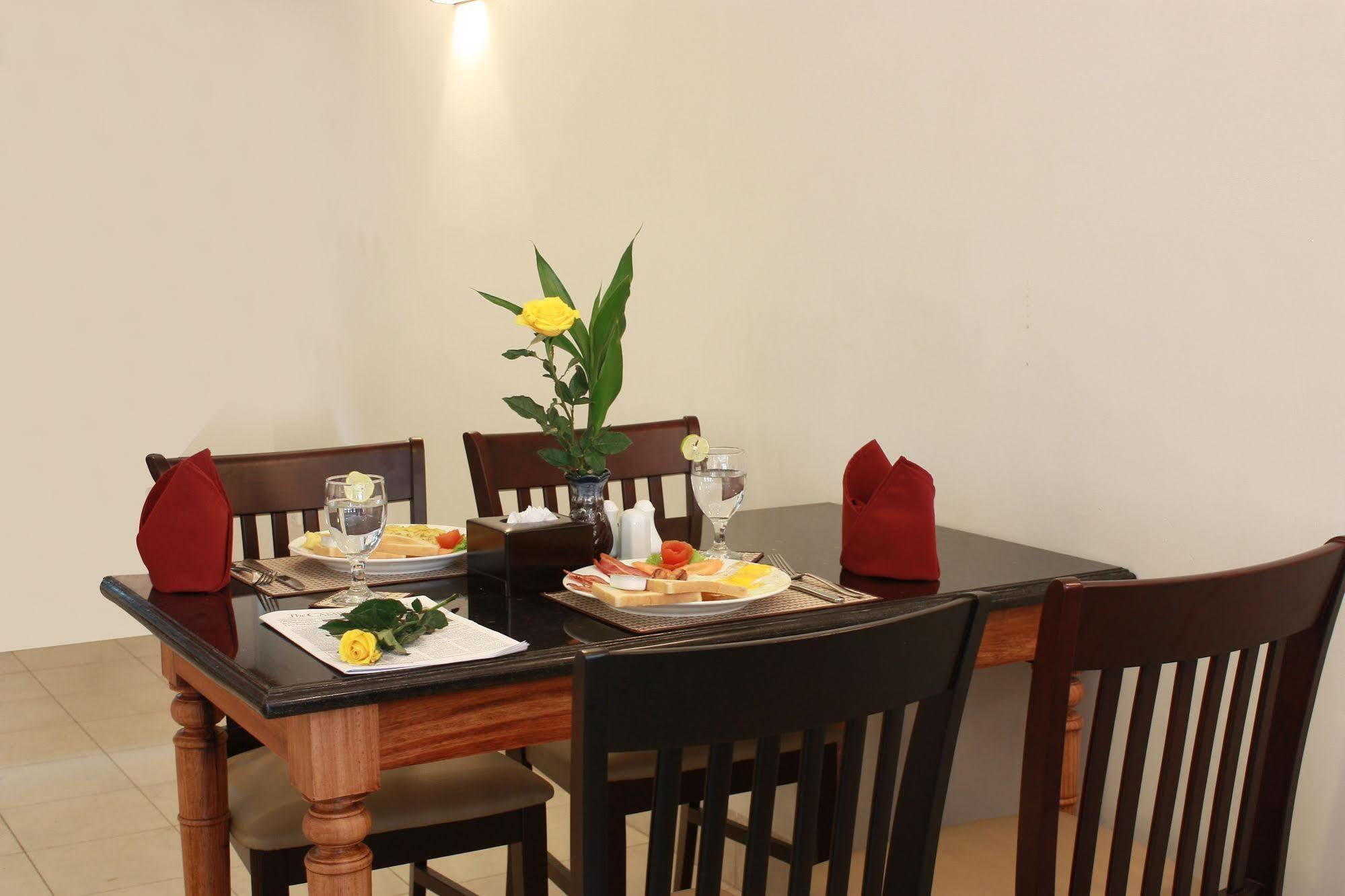 Lux Riverside Hotel & Apartment Phnom Penh Luaran gambar