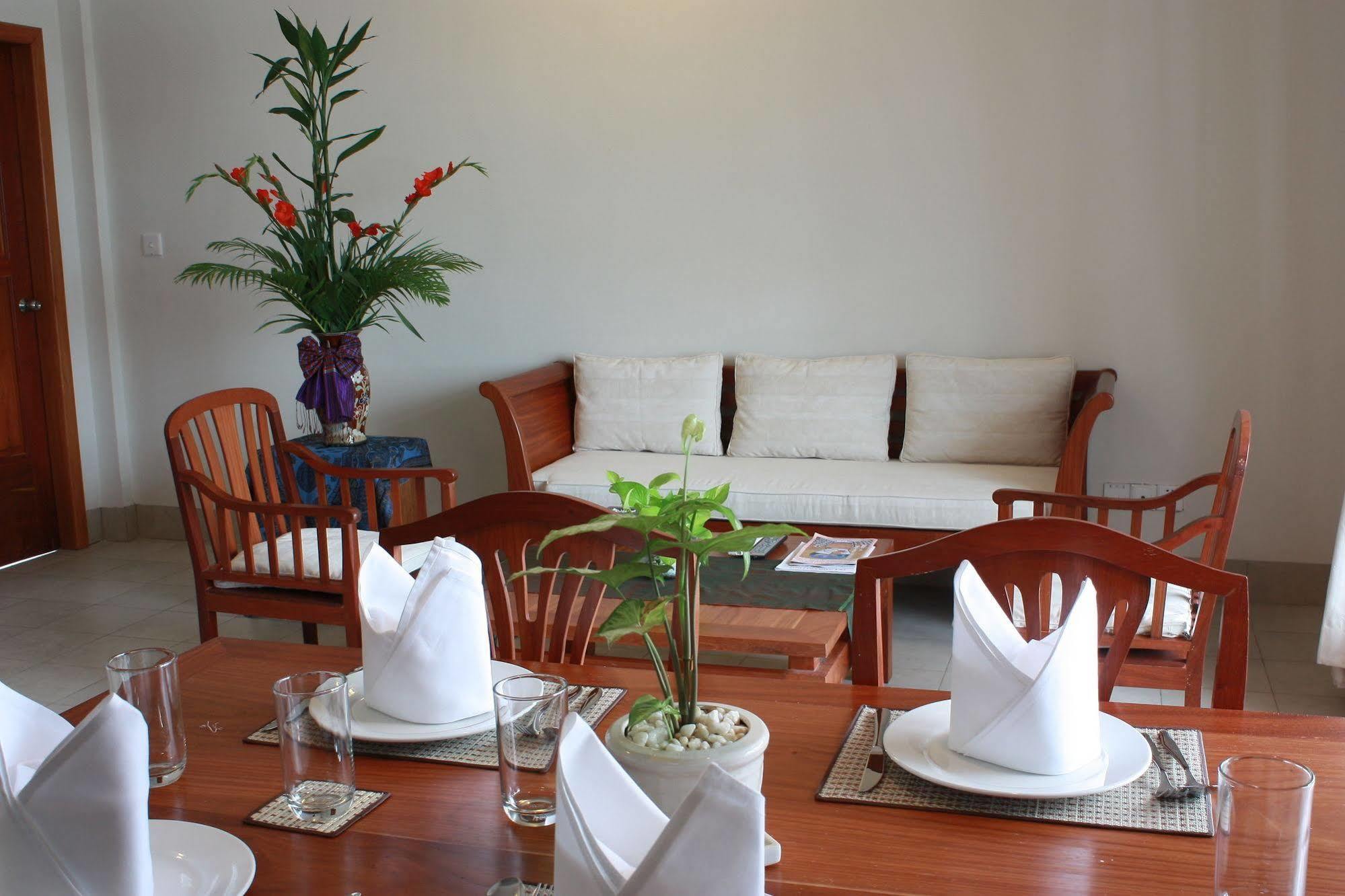 Lux Riverside Hotel & Apartment Phnom Penh Luaran gambar