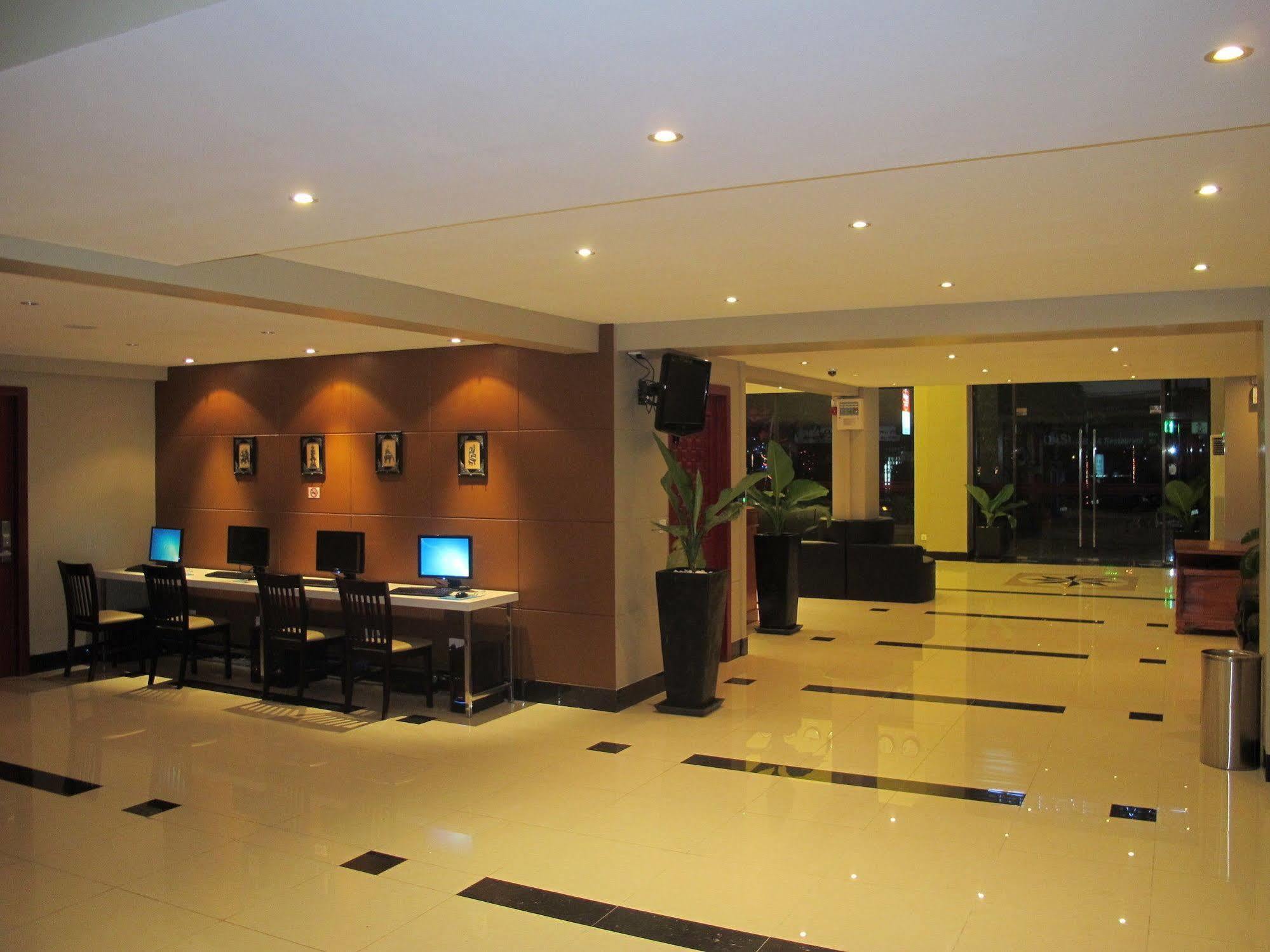 Lux Riverside Hotel & Apartment Phnom Penh Luaran gambar