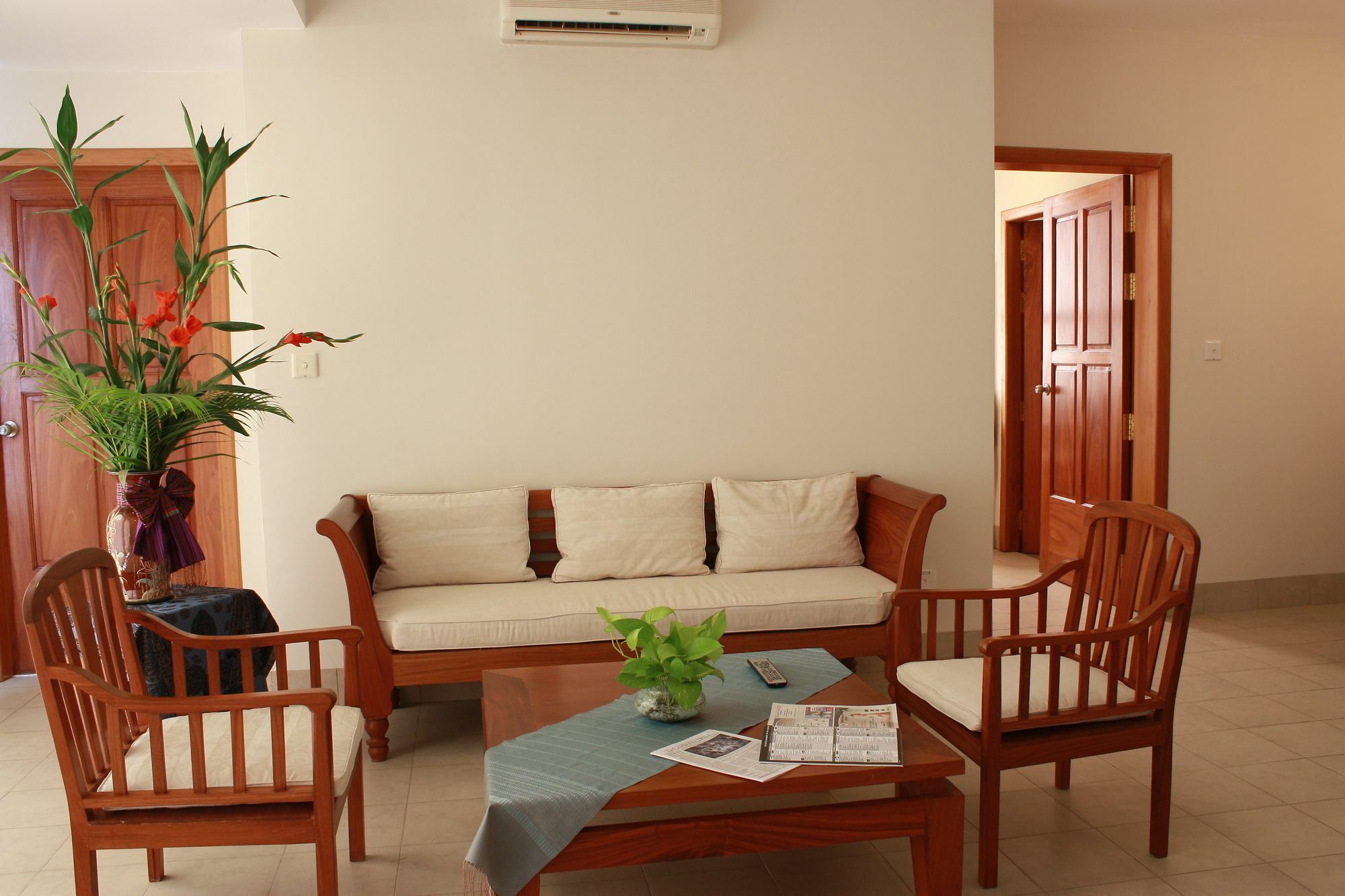 Lux Riverside Hotel & Apartment Phnom Penh Luaran gambar