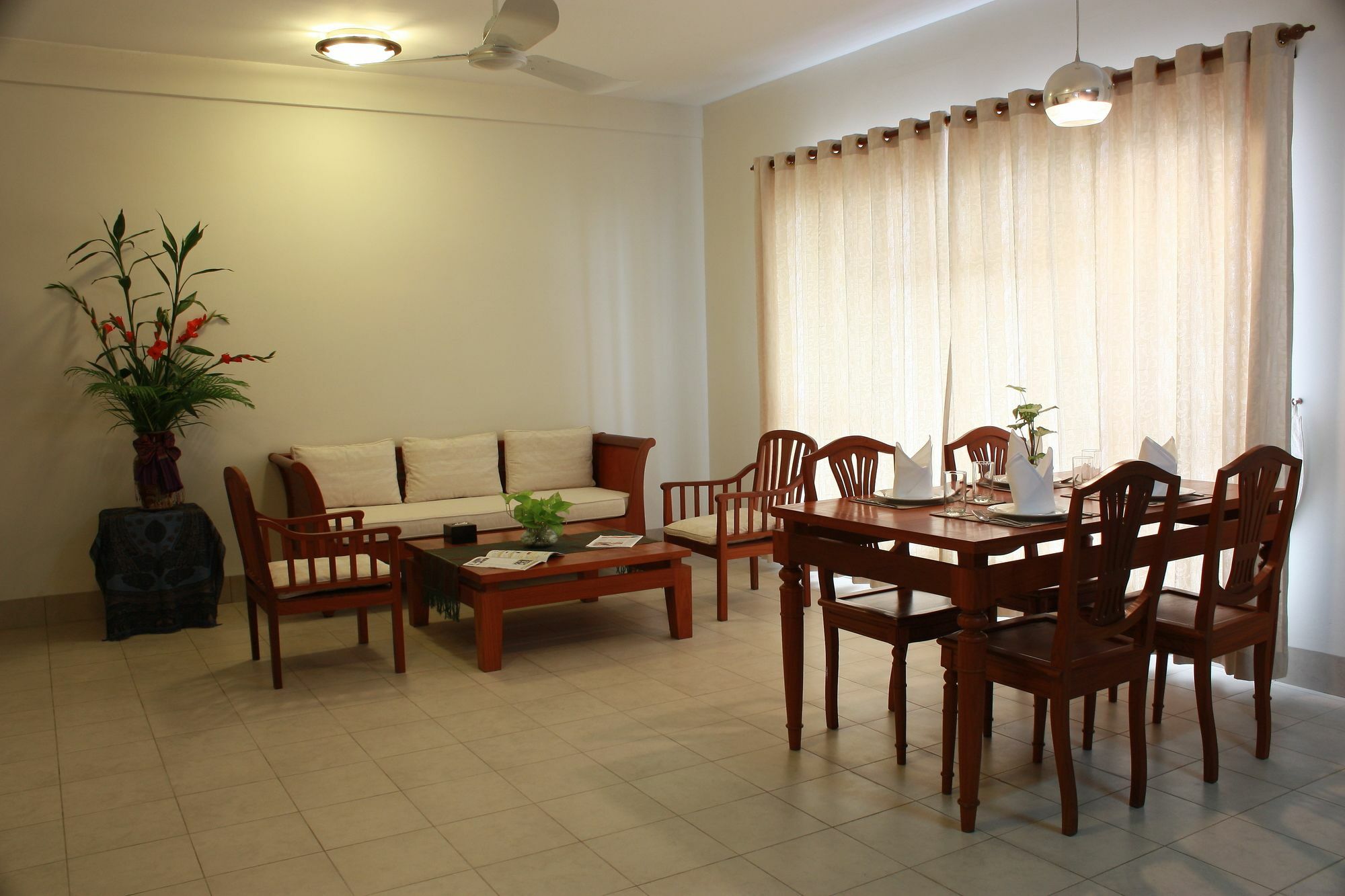 Lux Riverside Hotel & Apartment Phnom Penh Luaran gambar